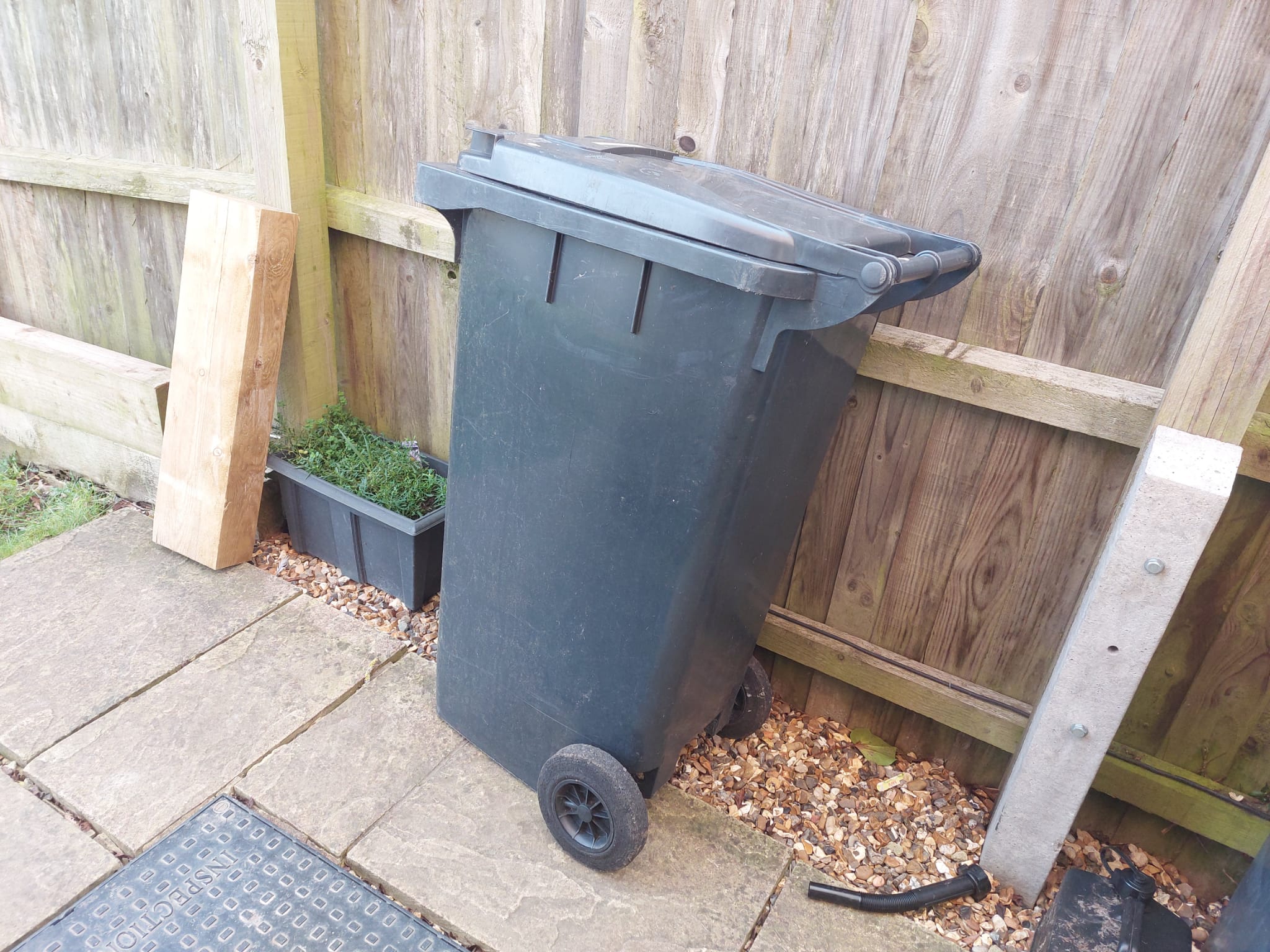 Bin strike to go ahead in Wiltshire after workers vote for action GHR